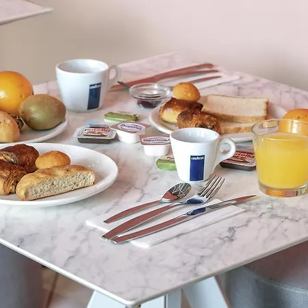 Готель B&B Hotel Bolzano 3*