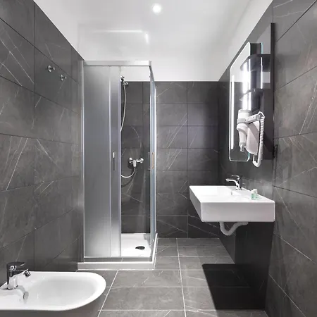 Отель B&B Hotel Bolzano Больцано